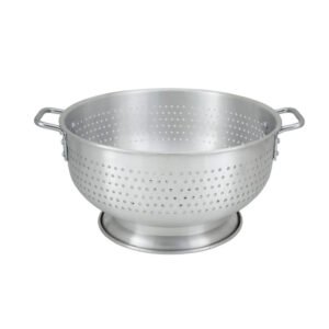 Colander 16 qt w/Base & Handle - Aluminum